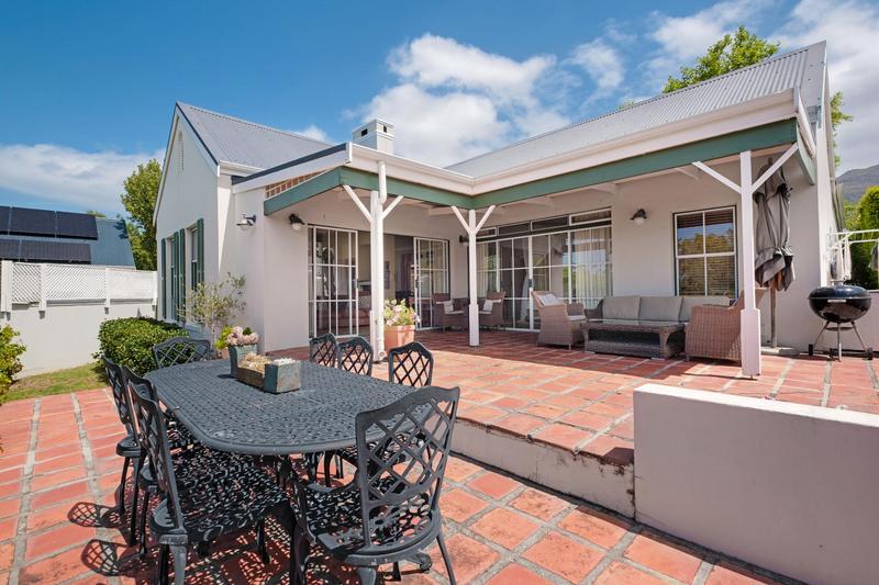 To Let 4 Bedroom Property for Rent in Steenberg Estate Western Cape